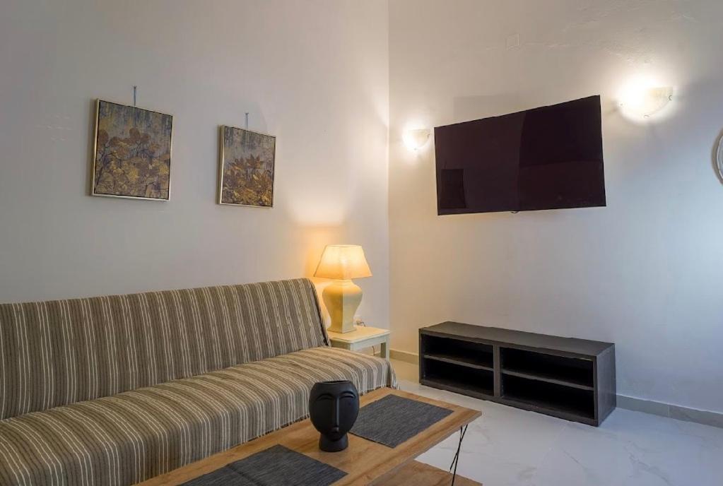 Andrianas House Apartment